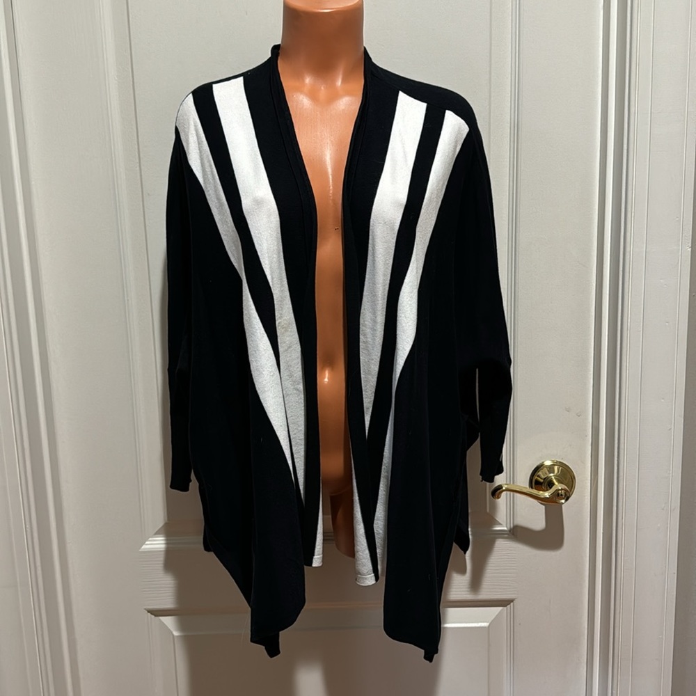 ALFANI Striped Open-Front Poncho Cardigan PS SP Petite Small EUC $80 Black Ivory - Picture 3 of 14